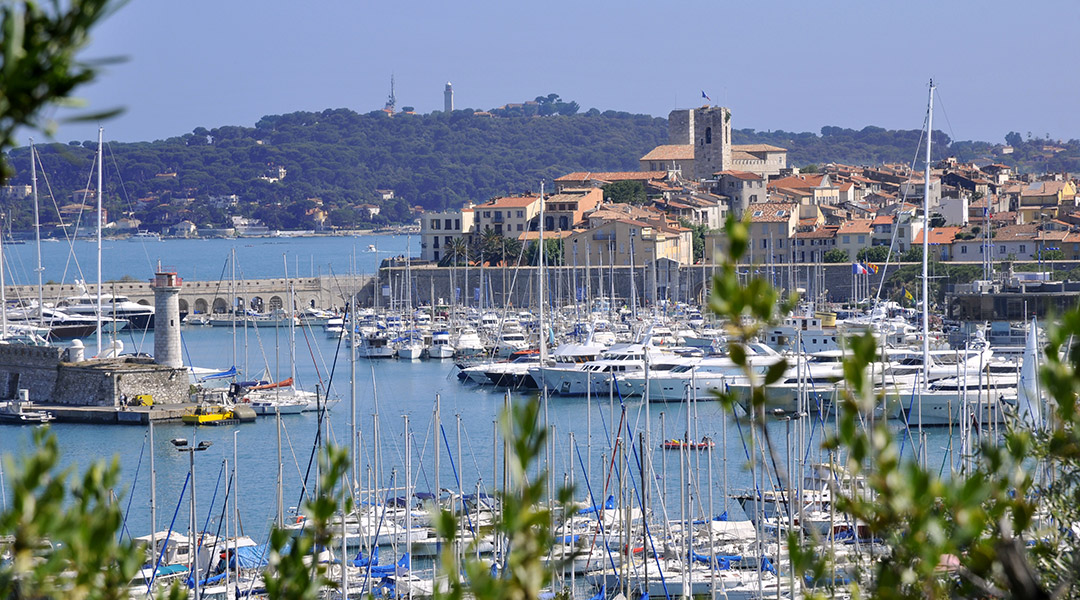 Luxury cars rental in Antibes